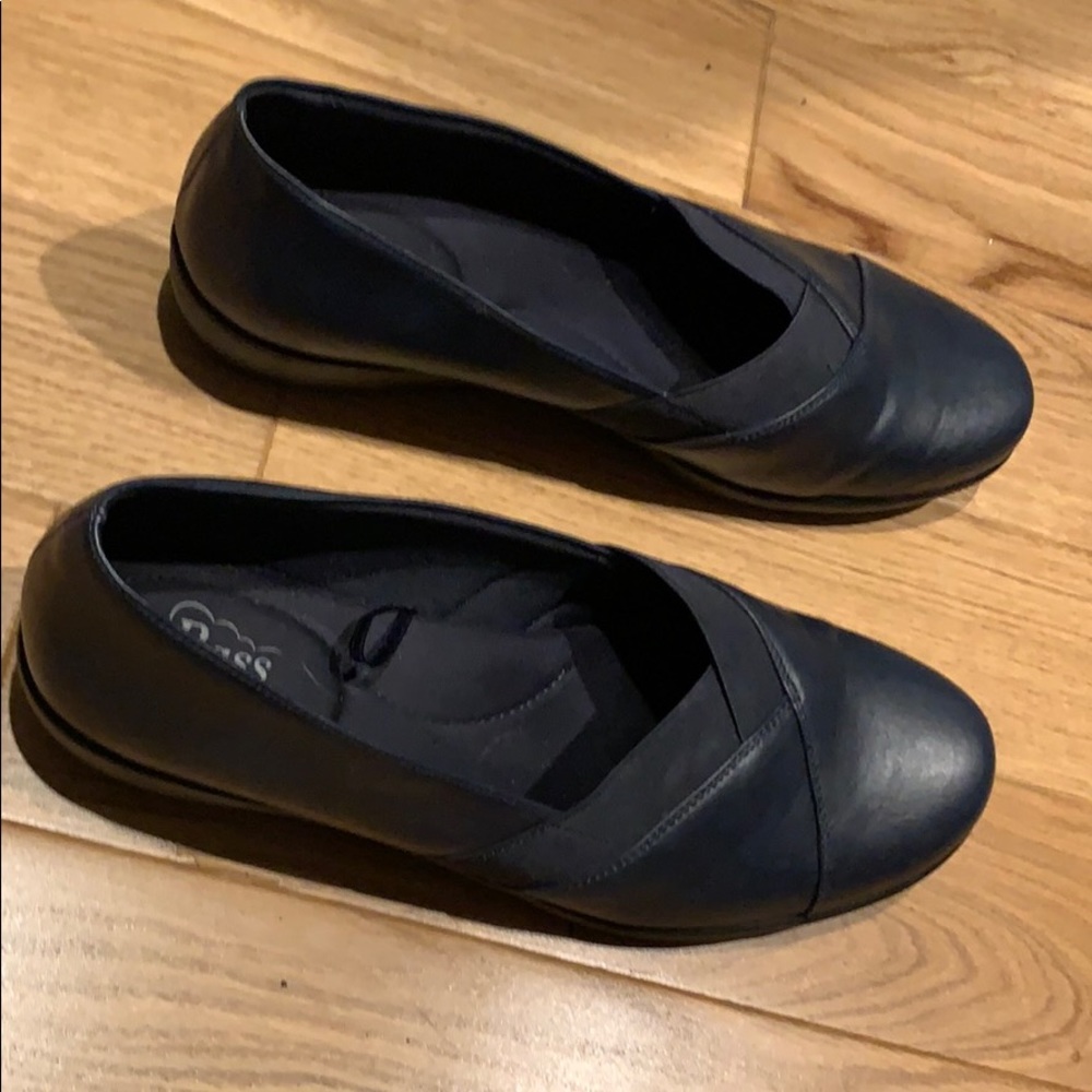 Comfortable casual shoes